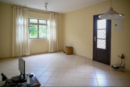 Sala de casa à venda com 3 quartos, 120m² em Vila Caraguata, São Paulo