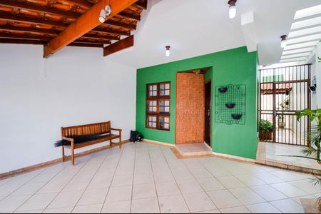 Casa à venda com 200m², 3 quartos e 2 vagas Casa à venda com 200m², 3 quartos e 2 vagasGaragem