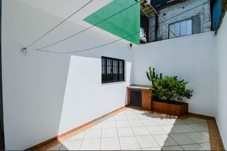 Casa à venda com 200m², 3 quartos e 2 vagas Casa à venda com 200m², 3 quartos e 2 vagasQuintal