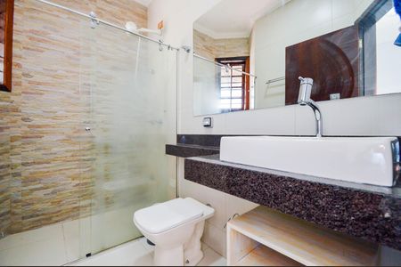 Casa à venda com 200m², 3 quartos e 2 vagas Casa à venda com 200m², 3 quartos e 2 vagasBanheiro da Suíte