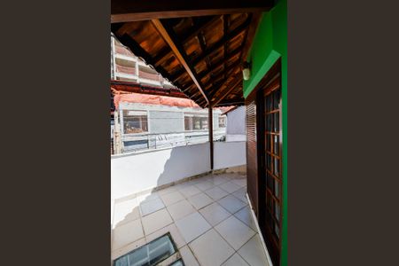Casa à venda com 200m², 3 quartos e 2 vagas Casa à venda com 200m², 3 quartos e 2 vagasVaranda do Quarto 3 - Suíte