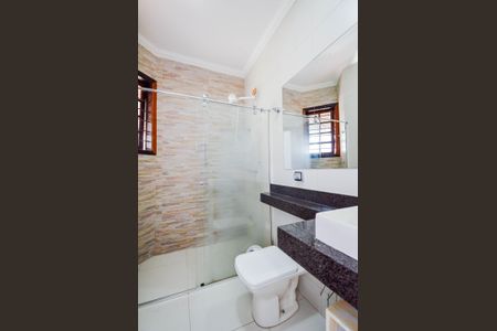 Casa à venda com 200m², 3 quartos e 2 vagas Casa à venda com 200m², 3 quartos e 2 vagasBanheiro da Suíte