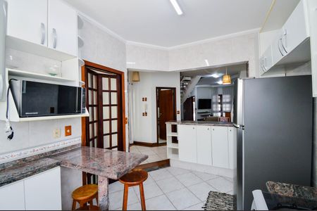 Casa à venda com 200m², 3 quartos e 2 vagas Casa à venda com 200m², 3 quartos e 2 vagasCozinha