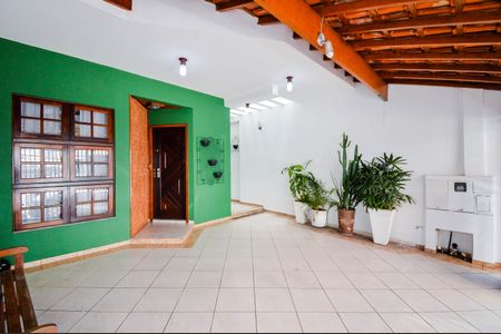 Casa à venda com 200m², 3 quartos e 2 vagas Casa à venda com 200m², 3 quartos e 2 vagasGaragem