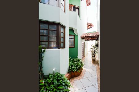 Casa à venda com 200m², 3 quartos e 2 vagas Casa à venda com 200m², 3 quartos e 2 vagasQuintal