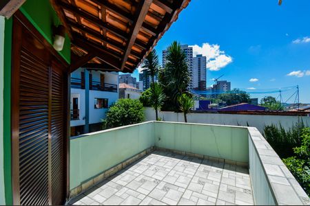 Casa à venda com 200m², 3 quartos e 2 vagas Casa à venda com 200m², 3 quartos e 2 vagasQuarto 2 - Varanda