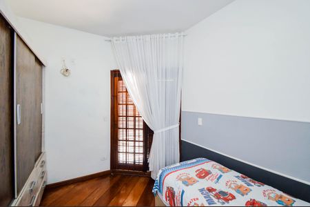 Casa à venda com 200m², 3 quartos e 2 vagas Casa à venda com 200m², 3 quartos e 2 vagasQuarto 2