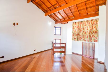 Casa à venda com 200m², 3 quartos e 2 vagas Casa à venda com 200m², 3 quartos e 2 vagasSótão