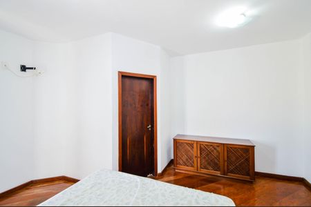 Casa à venda com 200m², 3 quartos e 2 vagas Casa à venda com 200m², 3 quartos e 2 vagasQuarto 3 - Suíte