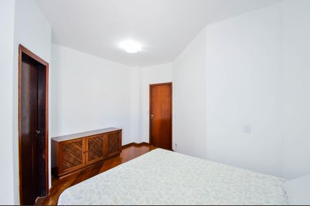 Casa à venda com 200m², 3 quartos e 2 vagas Casa à venda com 200m², 3 quartos e 2 vagasQuarto 3 - Suíte