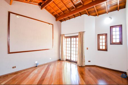 Casa à venda com 200m², 3 quartos e 2 vagas Casa à venda com 200m², 3 quartos e 2 vagasSótão