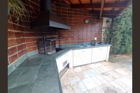 Casa de condomínio à venda com 300m², 4 quartos e 6 vagas