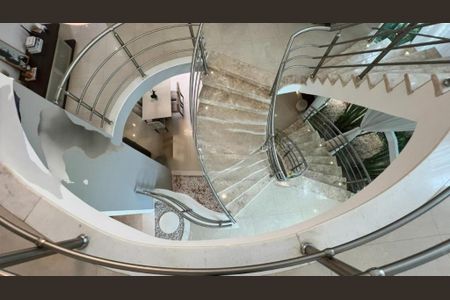 Casa de condomínio à venda com 350m², 4 quartos e 4 vagas