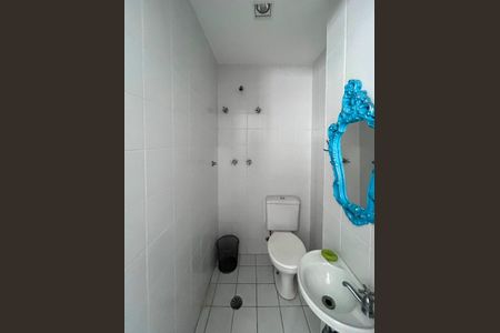 Apartamento à venda com 240m², 3 quartos e 4 vagasBanheiro de Serviço