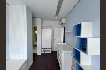 Apartamento à venda com 240m², 3 quartos e 4 vagasSuíte 2