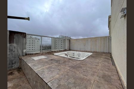 Apartamento à venda com 240m², 3 quartos e 4 vagasJacuzzi