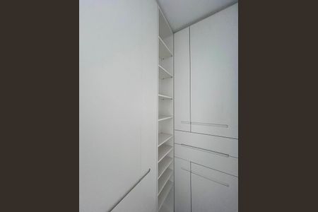 Apartamento à venda com 240m², 3 quartos e 4 vagasSuíte 1 Closet