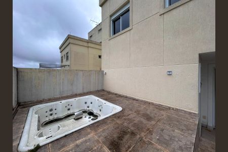 Apartamento à venda com 240m², 3 quartos e 4 vagasJacuzzi