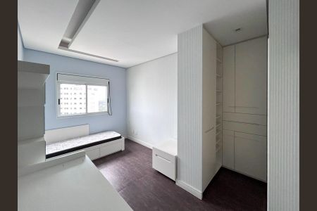 Apartamento à venda com 240m², 3 quartos e 4 vagasSuíte 2