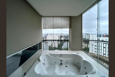 Apartamento à venda com 240m², 3 quartos e 4 vagasBanheiro Suíte 1 Ela