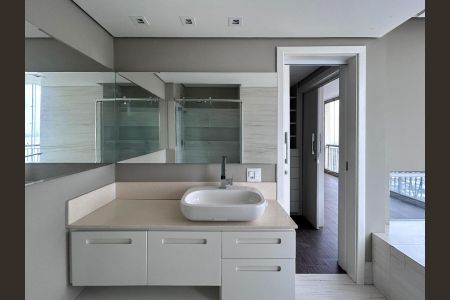 Apartamento à venda com 240m², 3 quartos e 4 vagasBanheiro Suíte 1 Ela