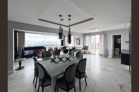 Sala de apartamento à venda com 3 quartos, 240m² em Vila Sofia, São Paulo