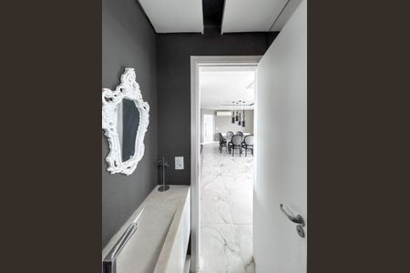 Apartamento à venda com 240m², 3 quartos e 4 vagasLavabo