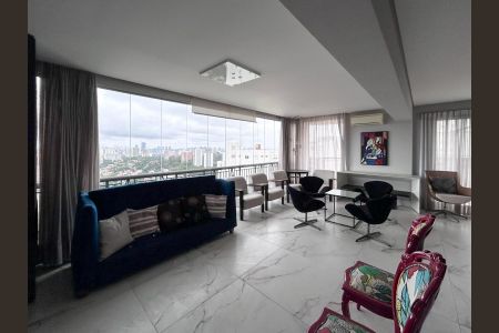 Apartamento à venda com 240m², 3 quartos e 4 vagasSala - Varanda 