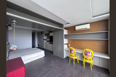 Apartamento à venda com 240m², 3 quartos e 4 vagasSuíte 1 Varanda