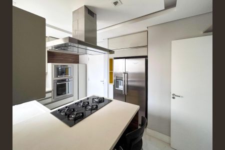 Apartamento à venda com 240m², 3 quartos e 4 vagasCozinha