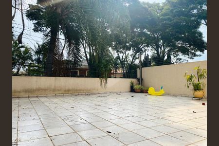 Casa à venda com 4 quartos, 325m² em Interlagos, São Paulo