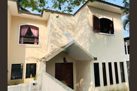 Casa à venda com 325m², 4 quartos e 3 vagas