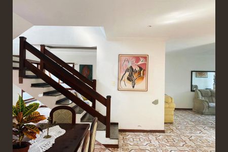 Casa à venda com 325m², 4 quartos e 3 vagas