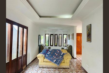 Casa à venda com 4 quartos, 325m² em Interlagos, São Paulo