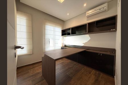 Casa de condomínio à venda com 273m², 4 quartos e 4 vagas