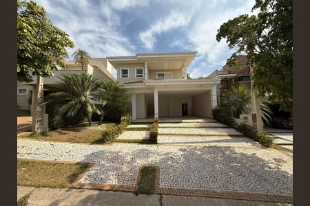 Casa de condomínio à venda com 273m², 4 quartos e 4 vagas