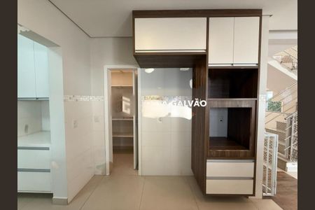 Casa de condomínio à venda com 273m², 4 quartos e 4 vagas