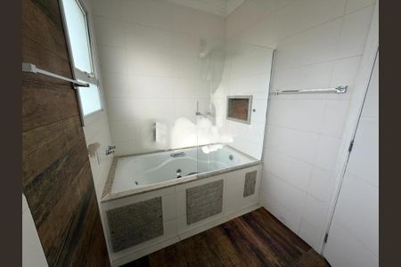 Casa de condomínio à venda com 273m², 4 quartos e 4 vagas