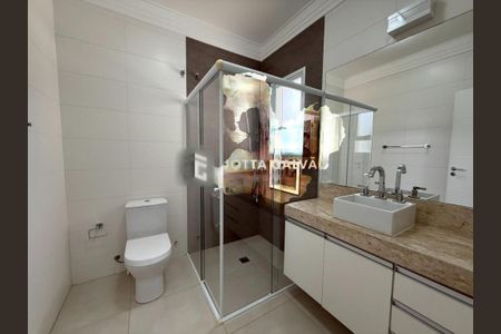 Casa de condomínio à venda com 273m², 4 quartos e 4 vagas