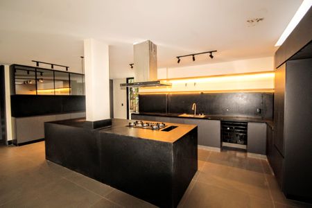 sala de casa de condomínio à venda com 4 quartos, 403m² em Alphaville - Lagoa dos Ingleses, Nova Lima