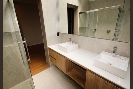 Casa de condomínio à venda com 403m², 4 quartos e 4 vagasbanheiro 4