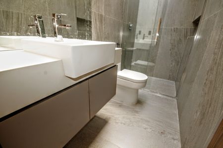 Casa de condomínio à venda com 403m², 4 quartos e 4 vagasbanheiro 2