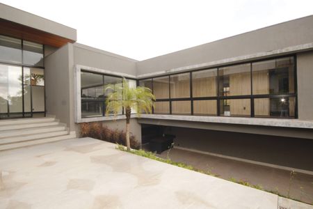 Casa de condomínio à venda com 403m², 4 quartos e 4 vagasfachada