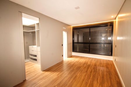 Casa de condomínio à venda com 403m², 4 quartos e 4 vagasquarto 4