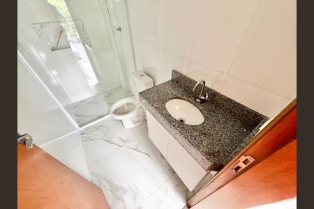 Apartamento para alugar com 48m², 2 quartos e sem vaga Apartamento para alugar com 48m², 2 quartos e sem vagaBanheiro