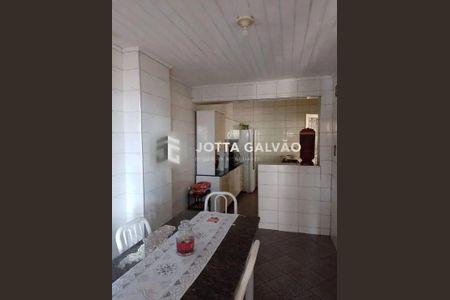 Casa à venda com 4 quartos, 240m² em Vila Orozimbo Maia, Campinas