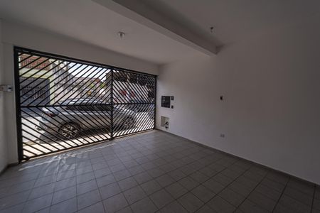Casa para alugar com 98m², 2 quartos e 1 vaga Casa para alugar com 98m², 2 quartos e 1 vagaGaragem