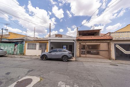 Casa para alugar com 98m², 2 quartos e 1 vaga Casa para alugar com 98m², 2 quartos e 1 vagaFachada