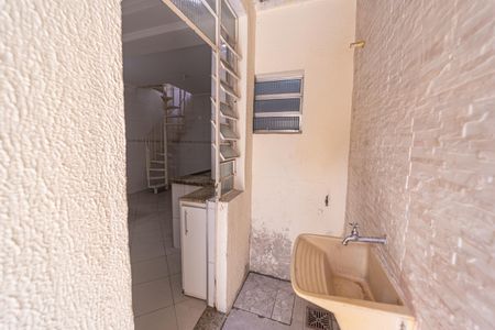 Casa para alugar com 98m², 2 quartos e 1 vaga Casa para alugar com 98m², 2 quartos e 1 vagaÁrea de Serviço