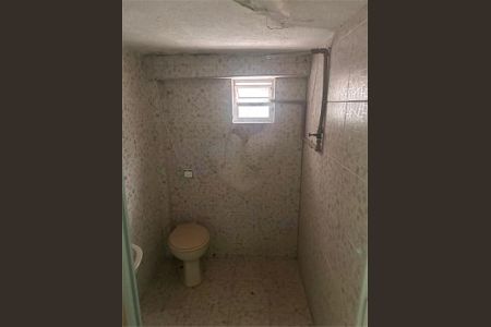 Casa à venda com 2 quartos, 300m² em Vila Zat, São Paulo